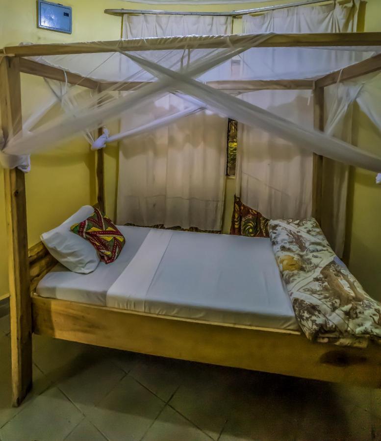 The Secret Garden Hotel Моши Екстериор снимка