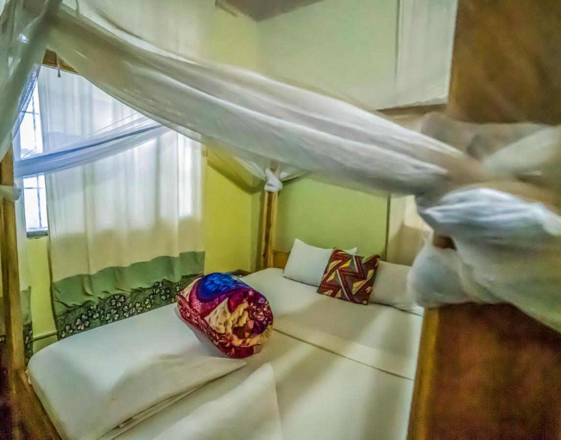The Secret Garden Hotel Моши Екстериор снимка
