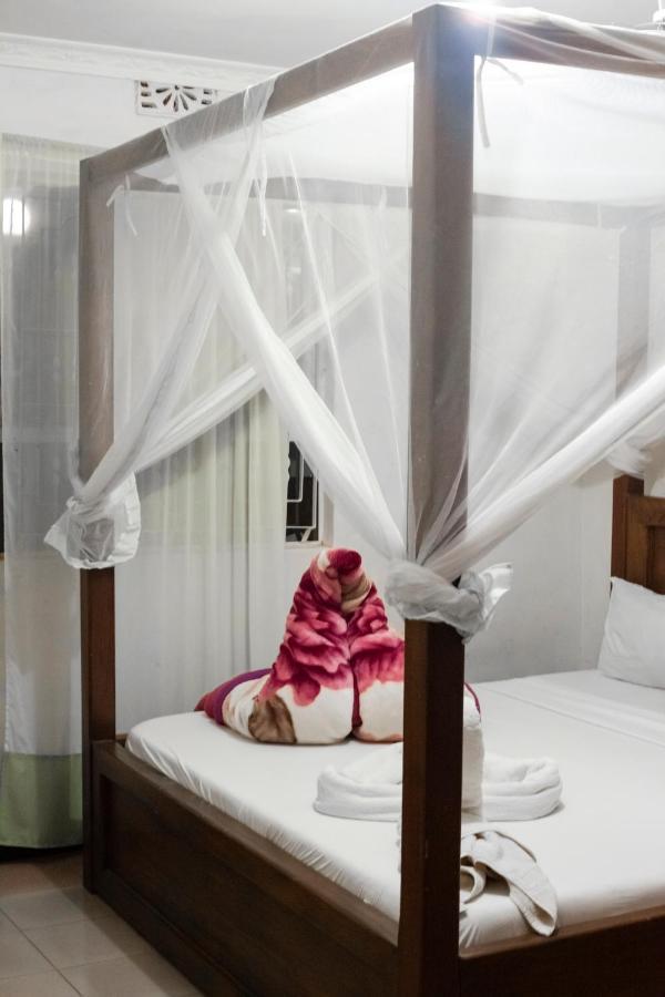 The Secret Garden Hotel Моши Екстериор снимка