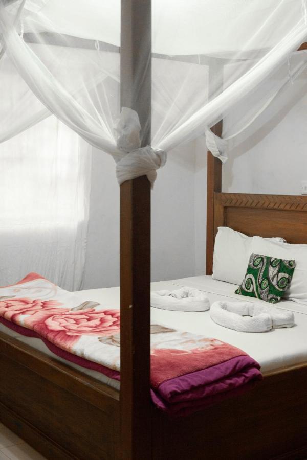 The Secret Garden Hotel Моши Екстериор снимка