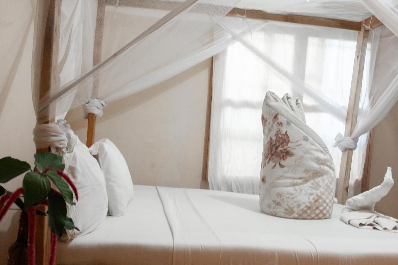 The Secret Garden Hotel Моши Екстериор снимка