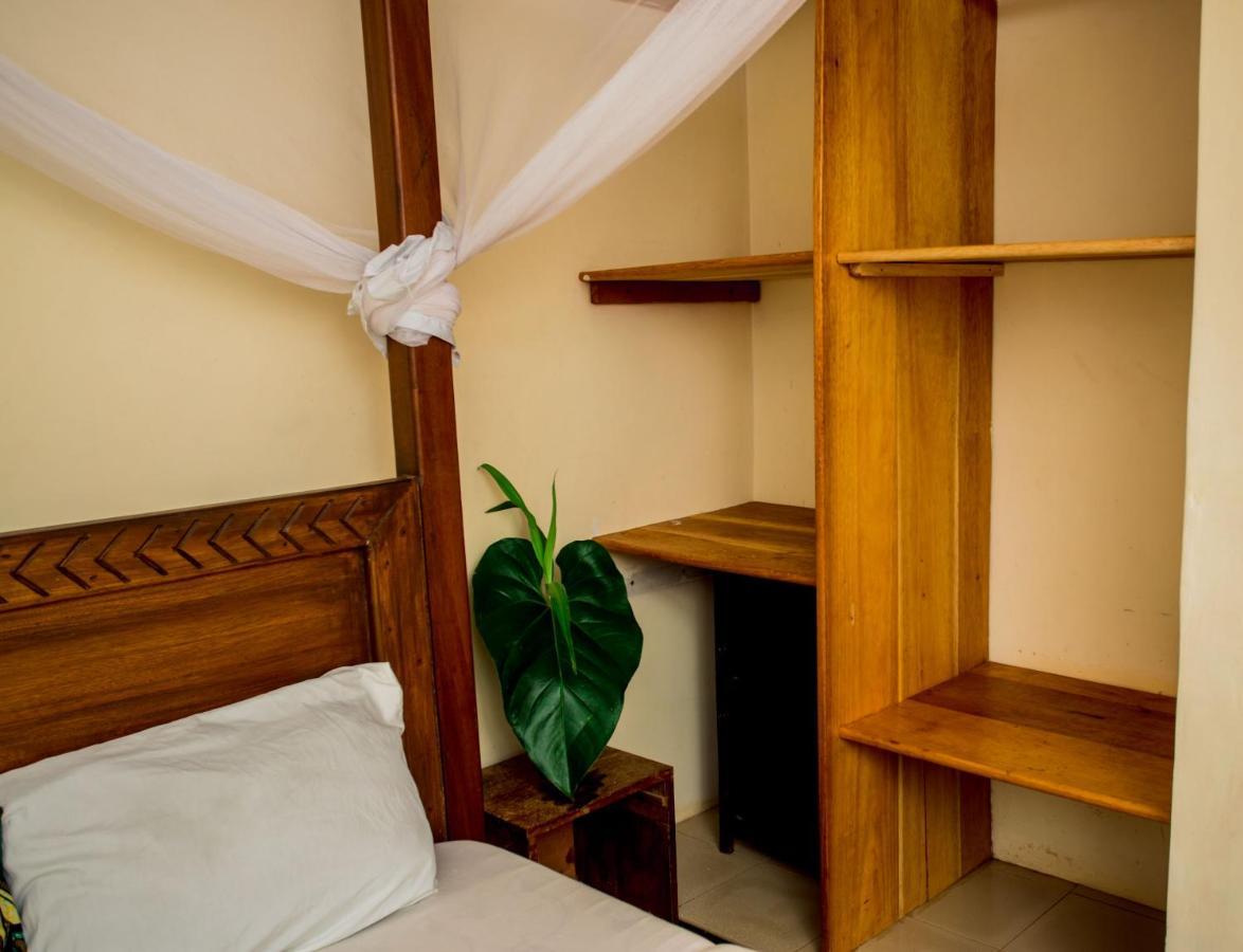 The Secret Garden Hotel Моши Екстериор снимка