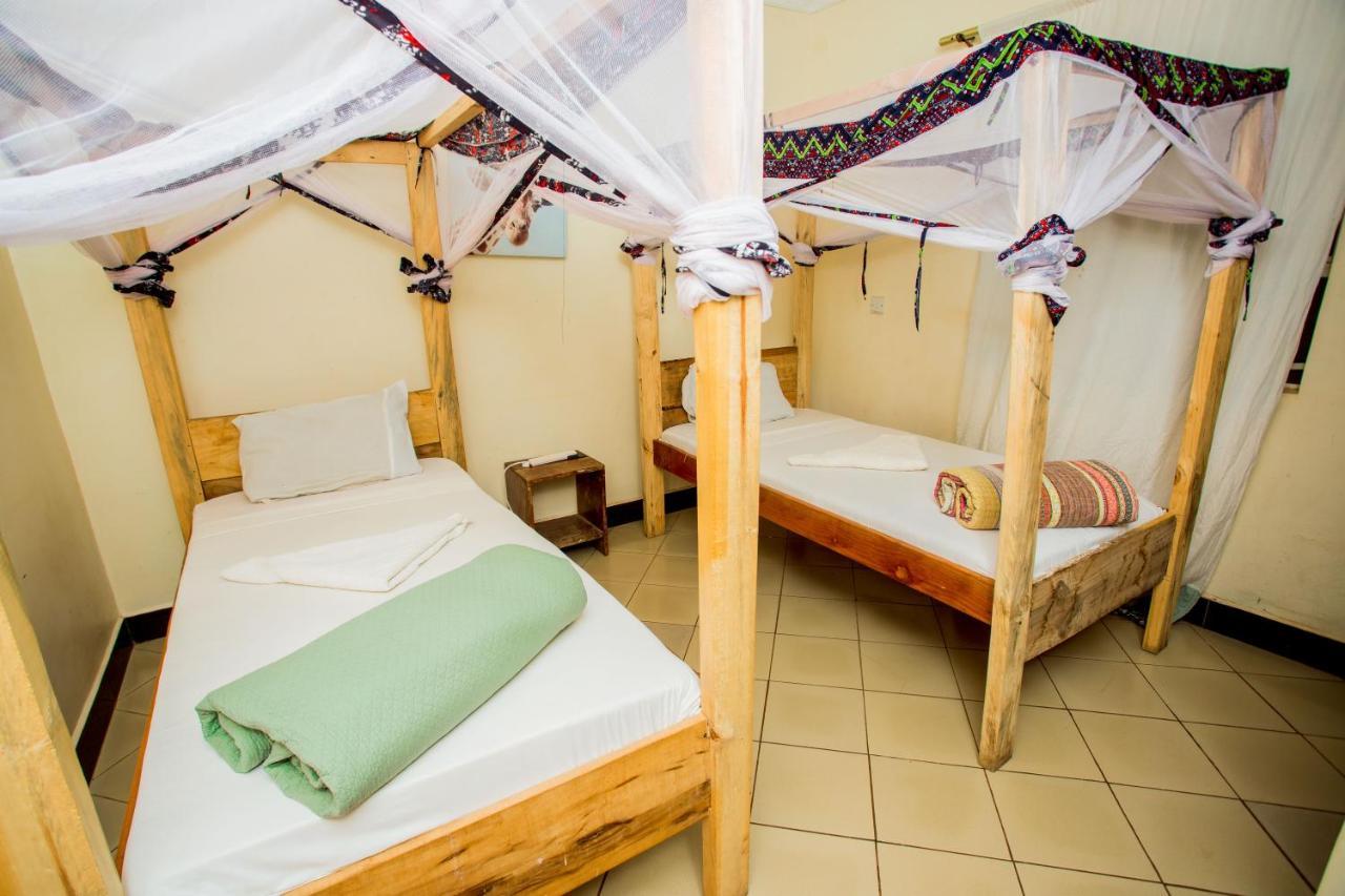 The Secret Garden Hotel Моши Екстериор снимка