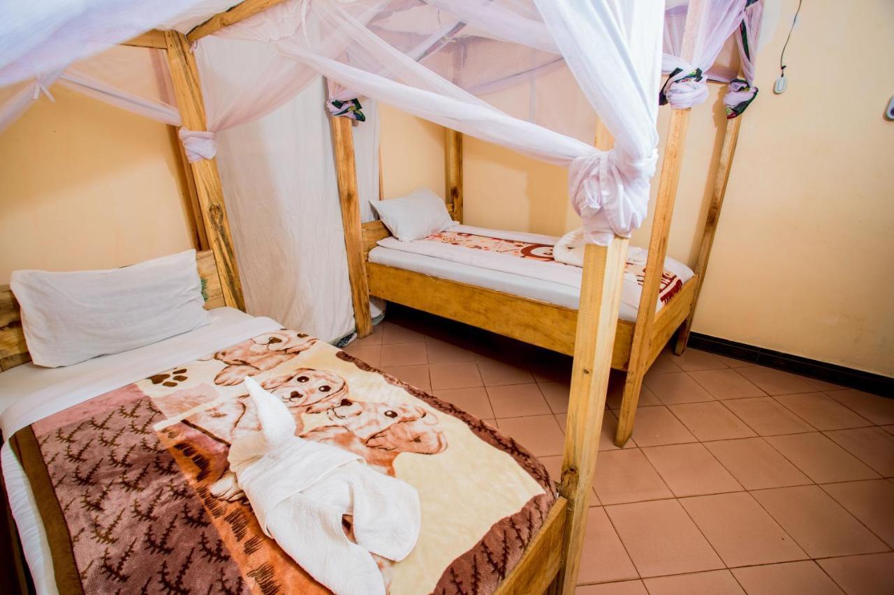 The Secret Garden Hotel Моши Екстериор снимка