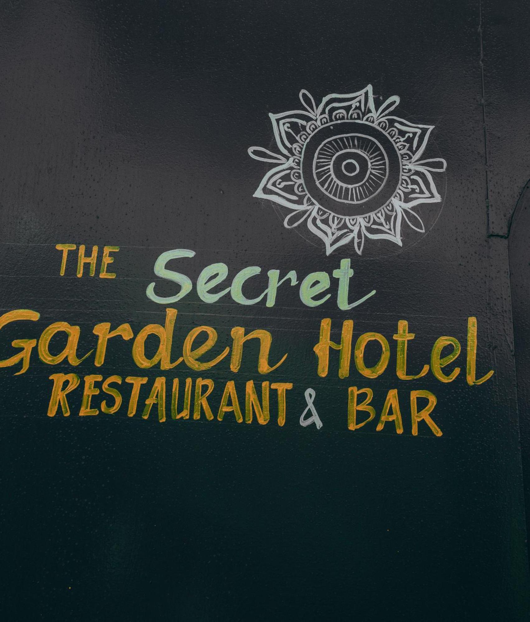 The Secret Garden Hotel Моши Екстериор снимка