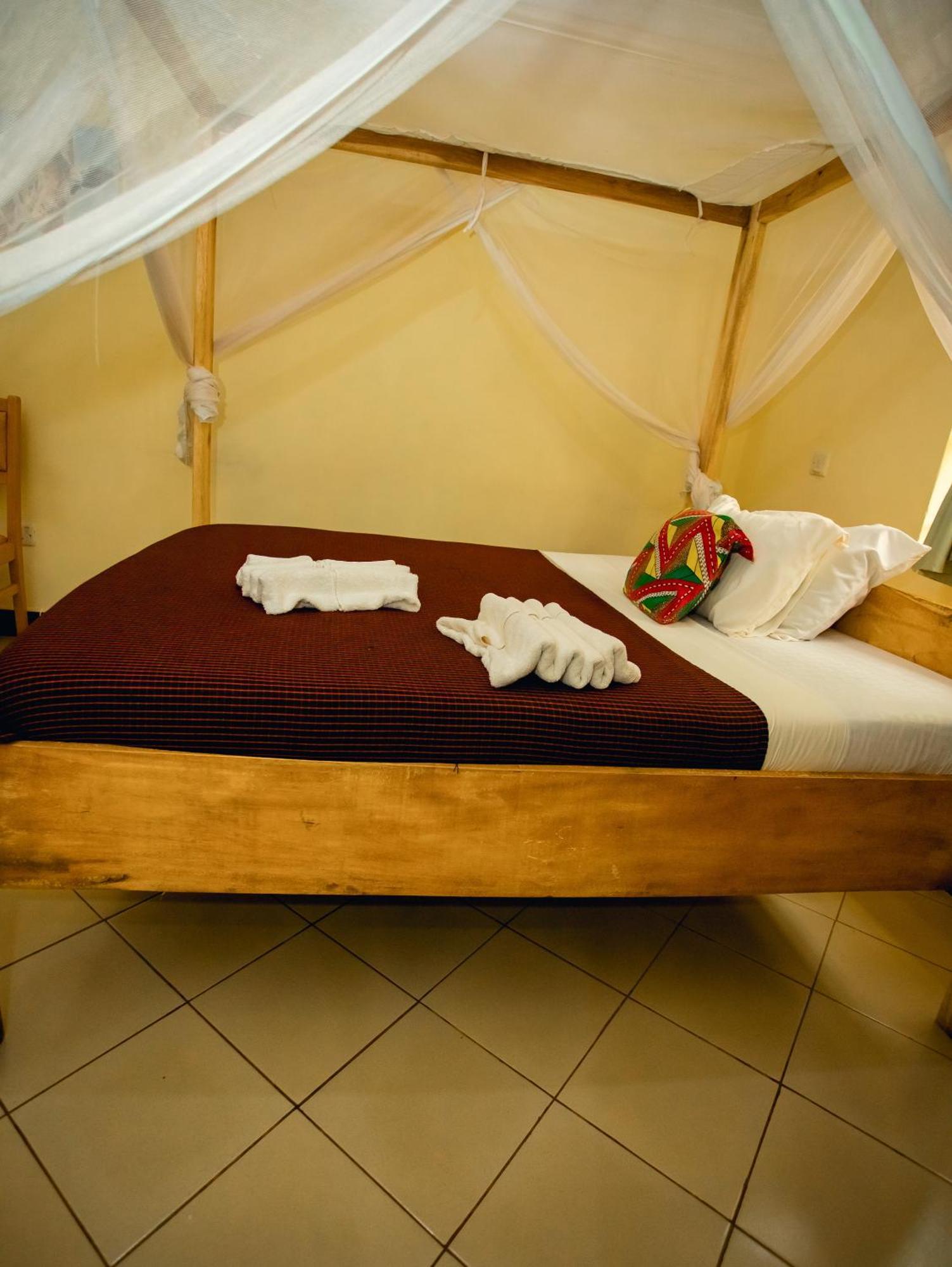 The Secret Garden Hotel Моши Екстериор снимка