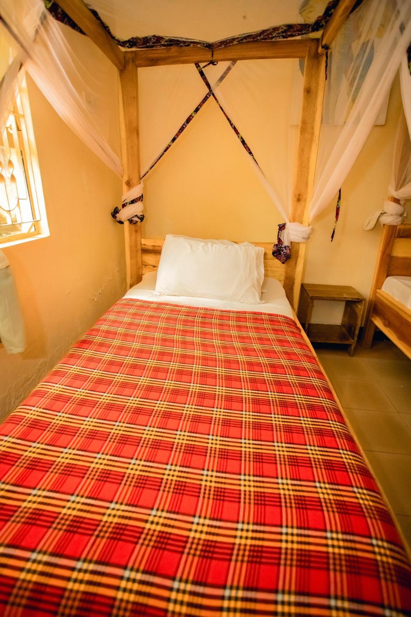 The Secret Garden Hotel Моши Екстериор снимка